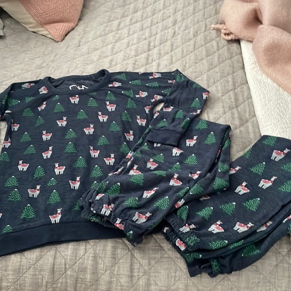 Adorable  girls pajamas - Picture 1 of 3